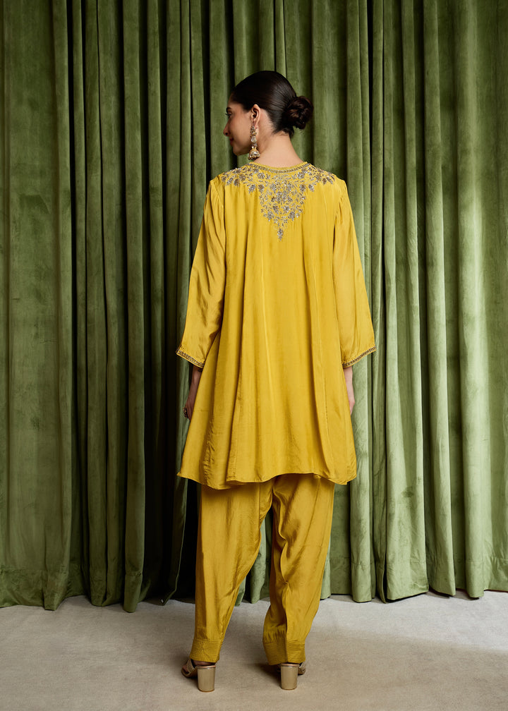 MATHURA H KURTA SET