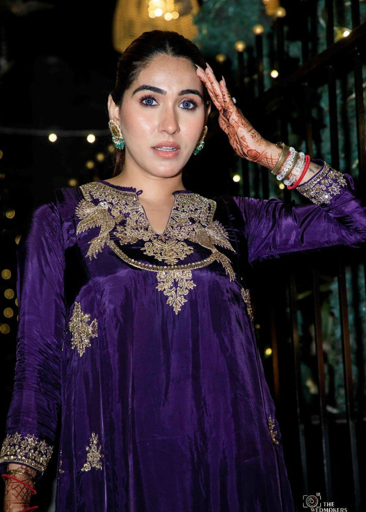 NEETI WADHWA IN MATHURA HB KURTA SET