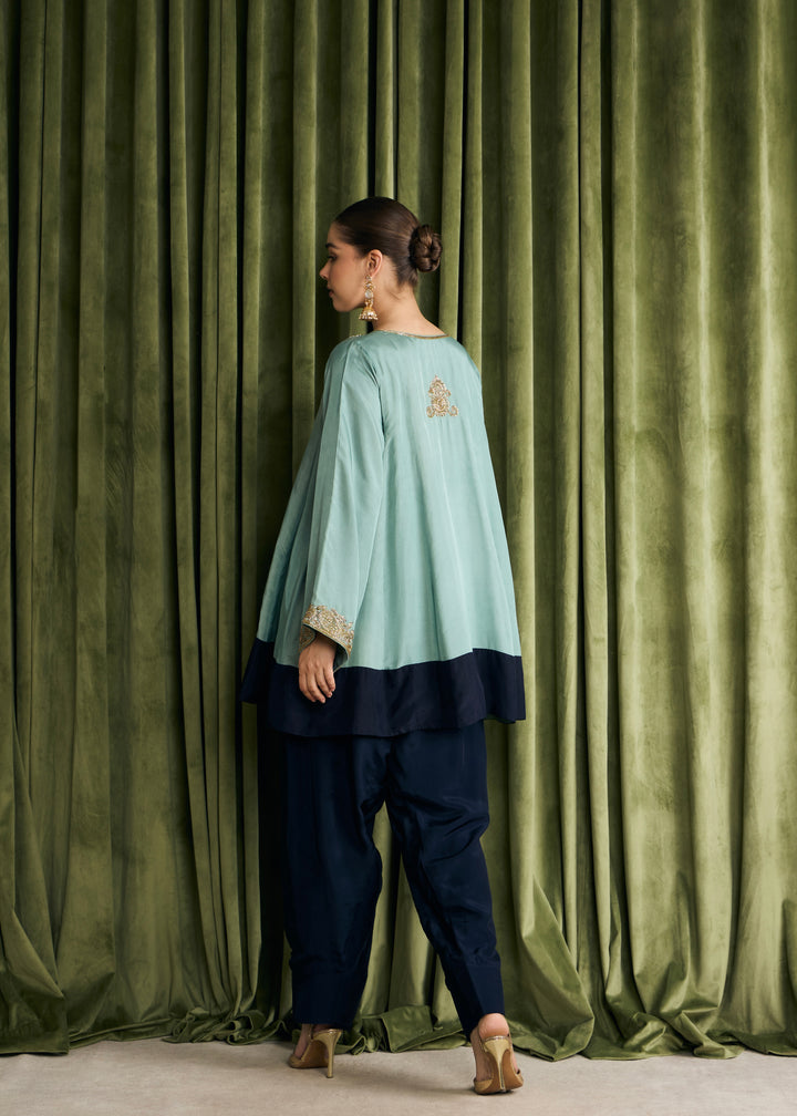 VRINDAVAN A KURTA SET