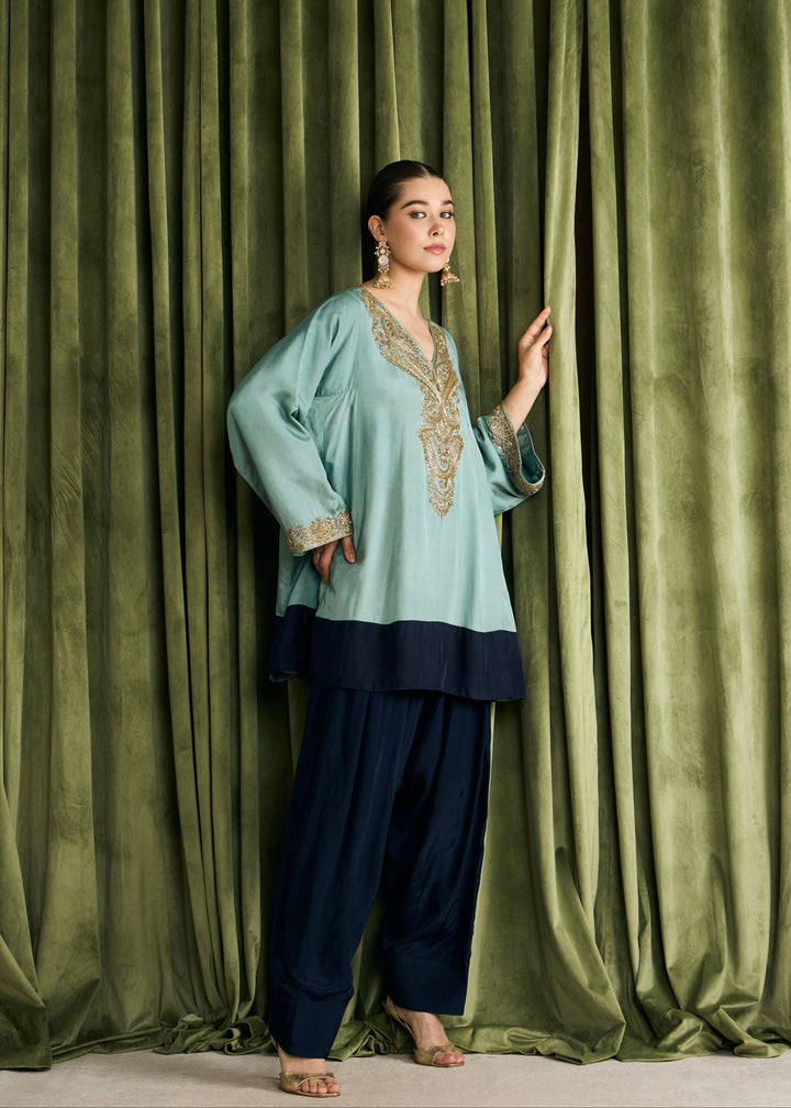 VRINDAVAN A KURTA SET
