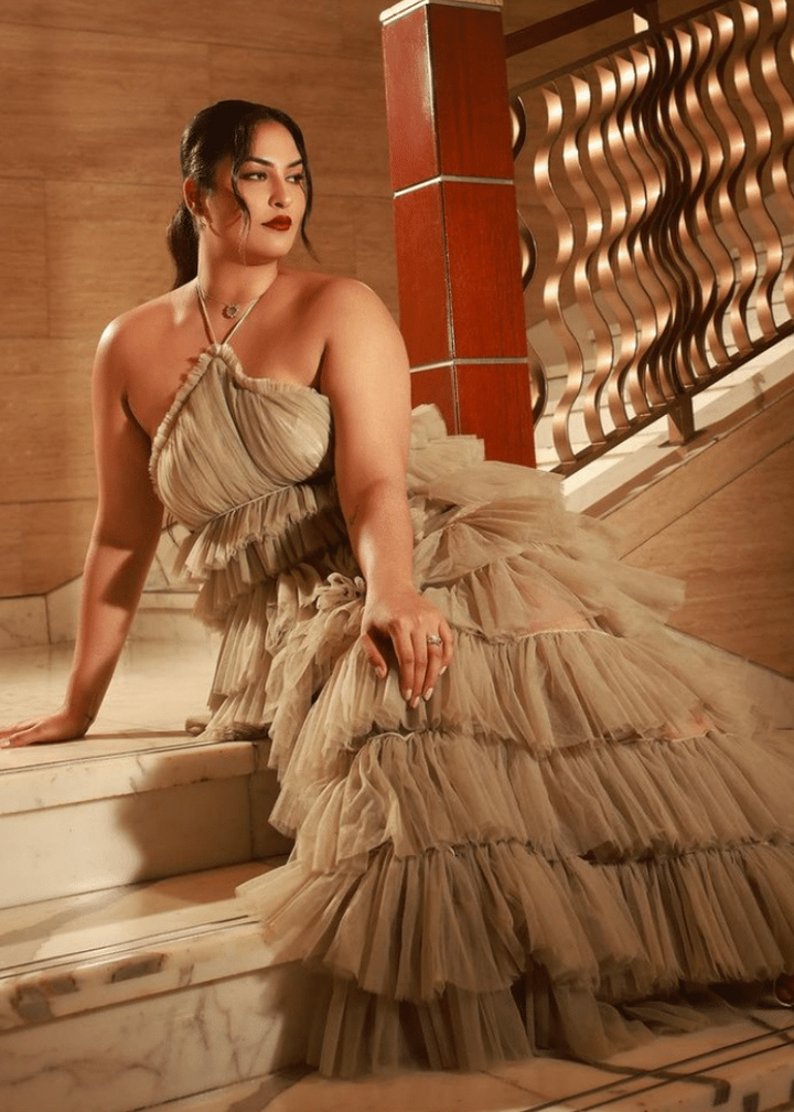 LONDON GOWN
