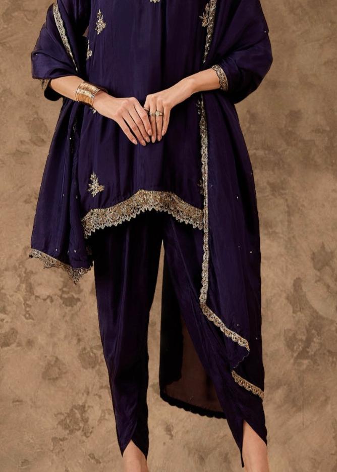 NEETI WADHWA IN MATHURA HB KURTA SET