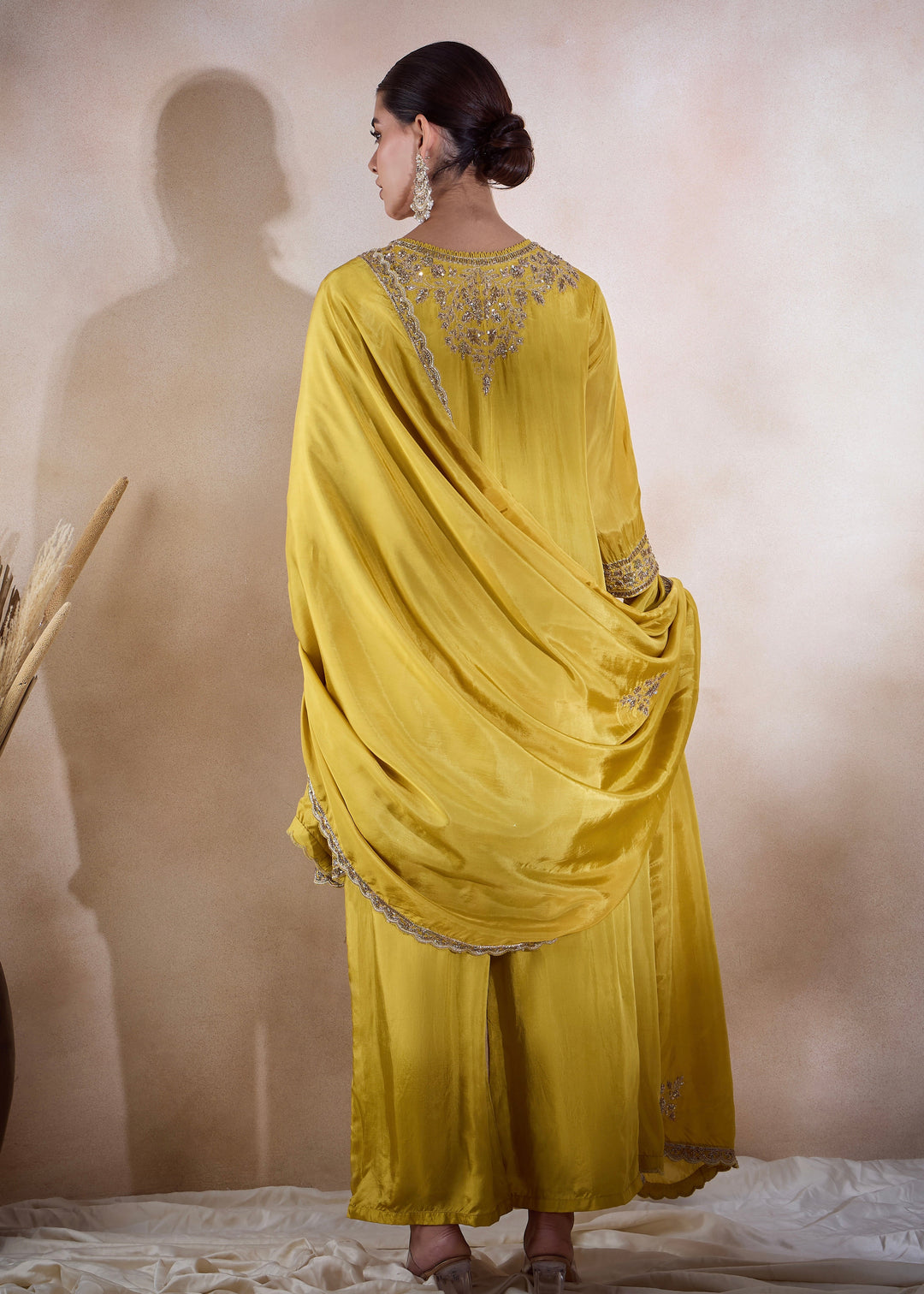 VRINDAVAN H KURTA SET