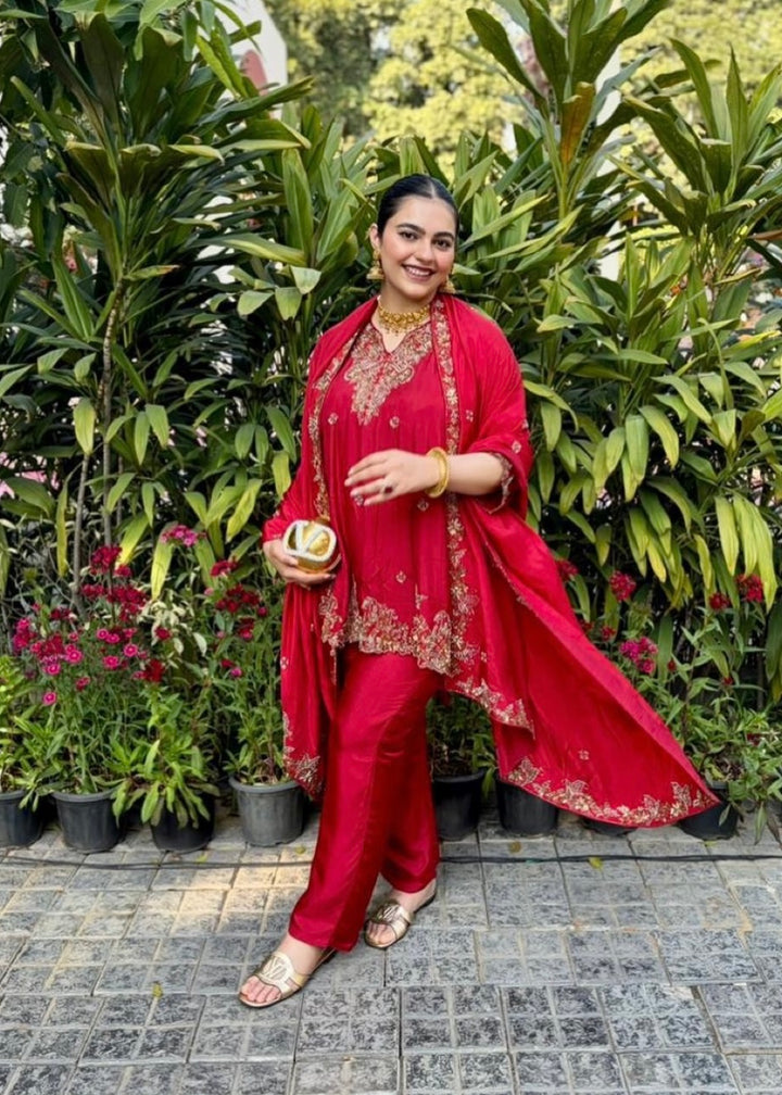 SIMAR WALIA IN VRINDAVAN MH KURTA SET