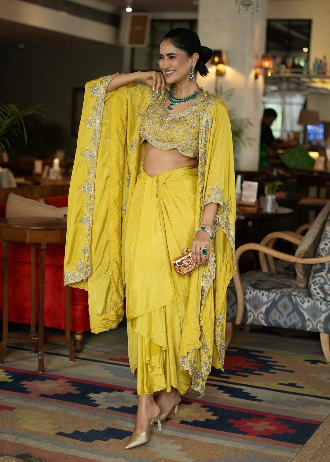 VRINDAVAN HF CAPE SET