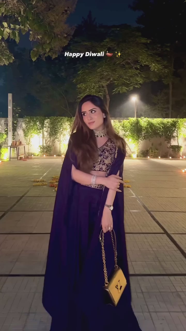 VRINDAVAN F CAPE SET