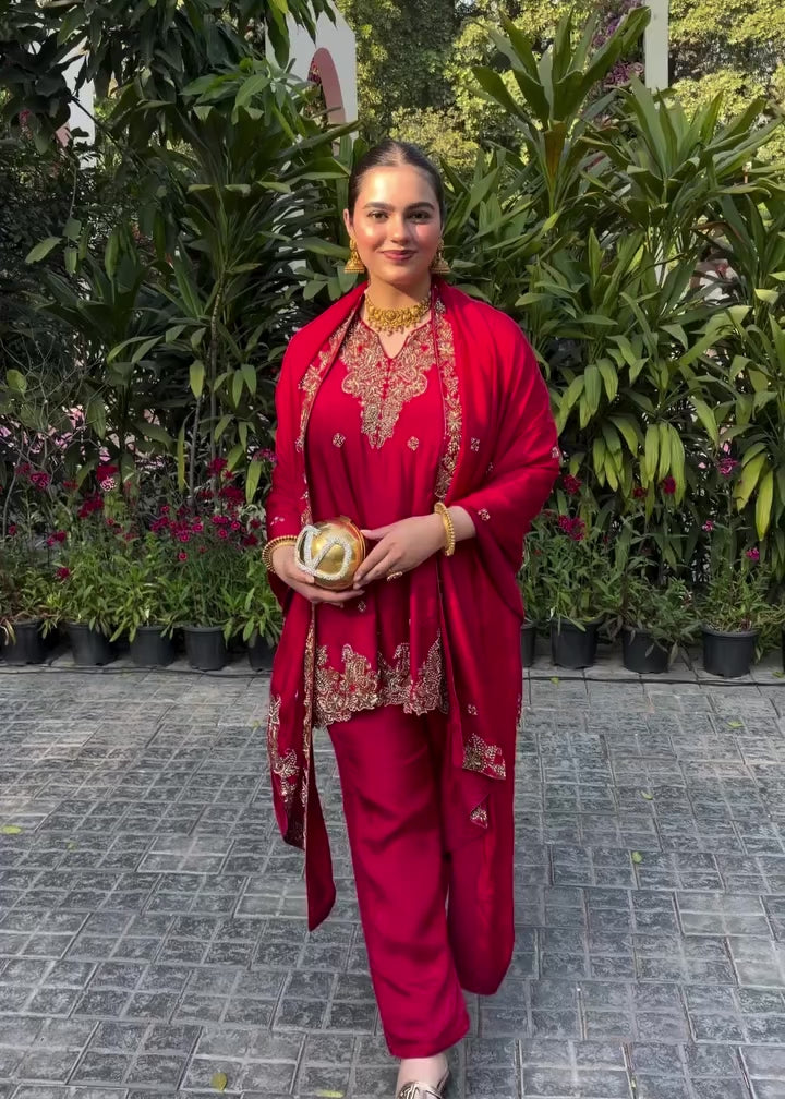 SIMAR WALIA IN VRINDAVAN MH KURTA SET